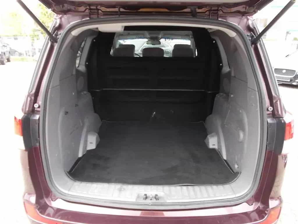 Ssangyong Rodius Sapphire 2WD AHK 5 Sitze Trennwand Navi 03/2015-photo-11