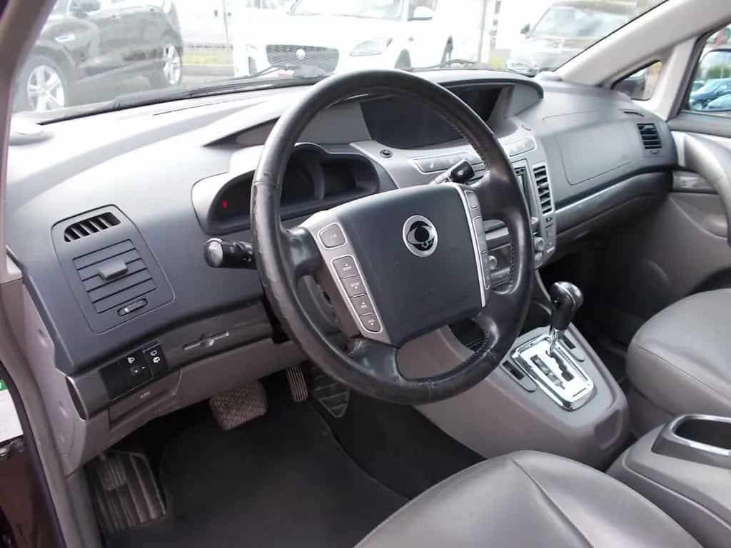Ssangyong Rodius Sapphire 2WD AHK 5 Sitze Trennwand Navi 03/2015-photo-17