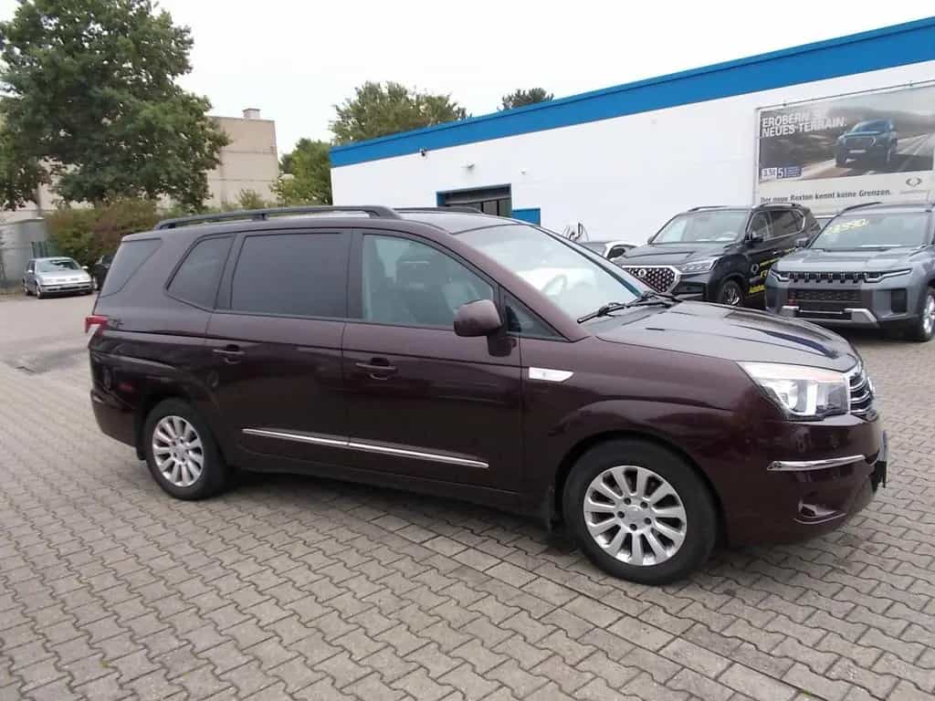 Ssangyong Rodius Sapphire 2WD AHK 5 Sitze Trennwand Navi 03/2015-photo-2