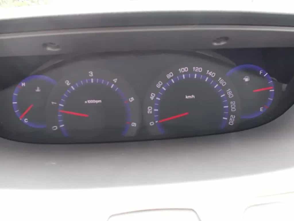 Ssangyong Rodius Sapphire 2WD AHK 5 Sitze Trennwand Navi 03/2015-photo-22