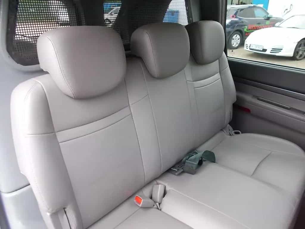 Ssangyong Rodius Sapphire 2WD AHK 5 Sitze Trennwand Navi 03/2015-photo-26