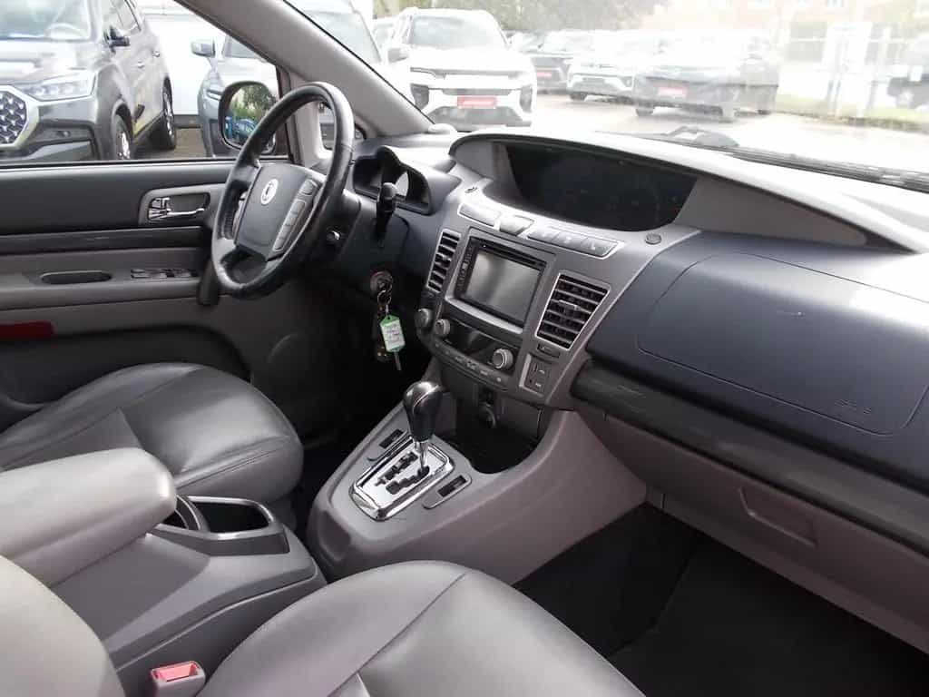 Ssangyong Rodius Sapphire 2WD AHK 5 Sitze Trennwand Navi 03/2015-photo-27