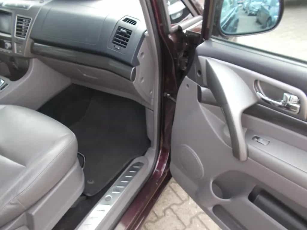 Ssangyong Rodius Sapphire 2WD AHK 5 Sitze Trennwand Navi 03/2015-photo-28