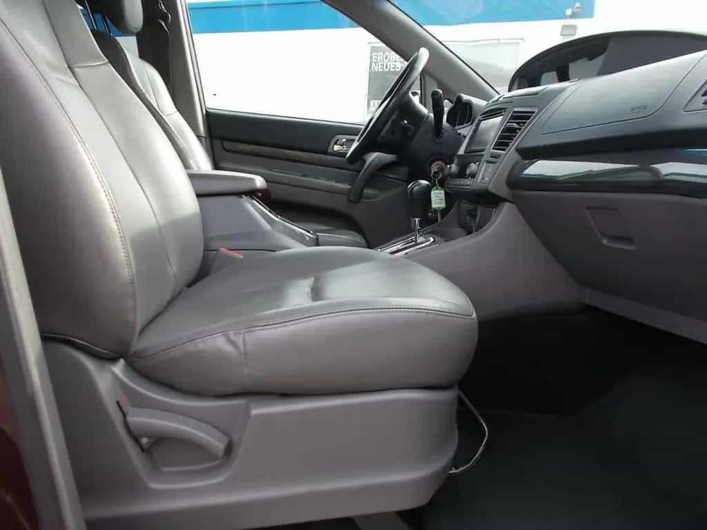 Ssangyong Rodius Sapphire 2WD AHK 5 Sitze Trennwand Navi 03/2015-photo-29