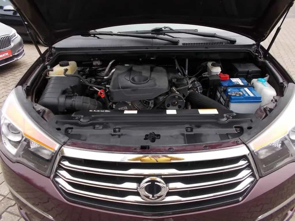 Ssangyong Rodius Sapphire 2WD AHK 5 Sitze Trennwand Navi 03/2015-photo-9