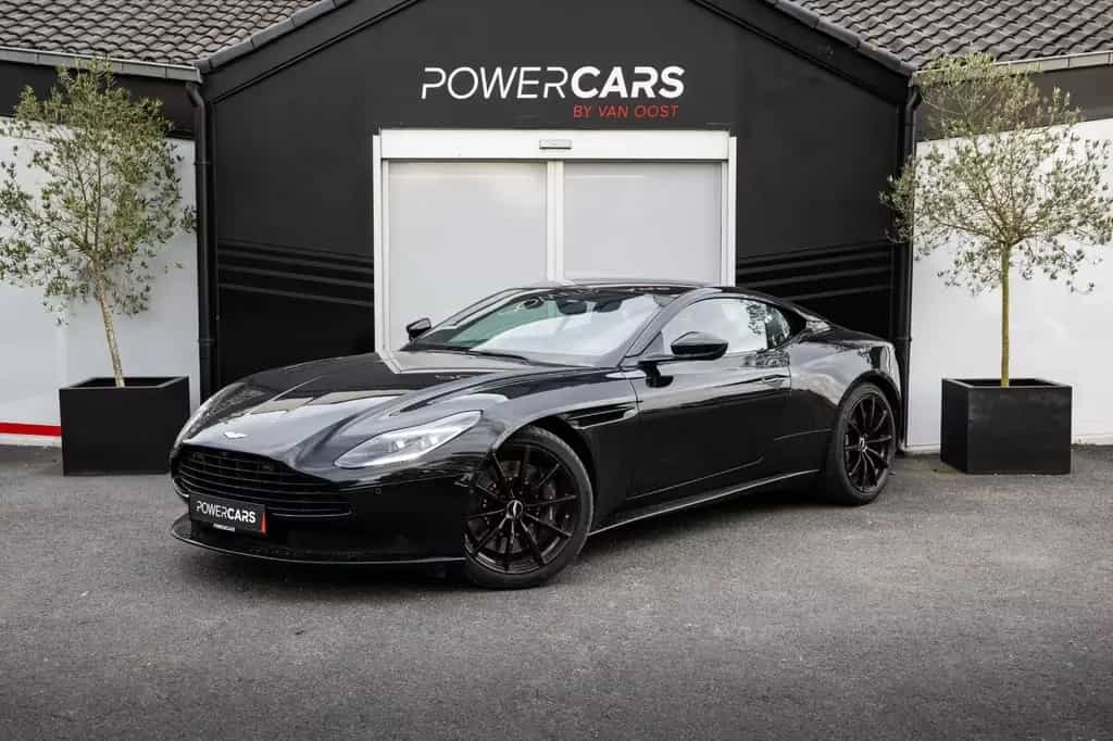 Aston Martin DB11 4.0 V8 Coupe | Full Black | Full History 10/2020-photo-1