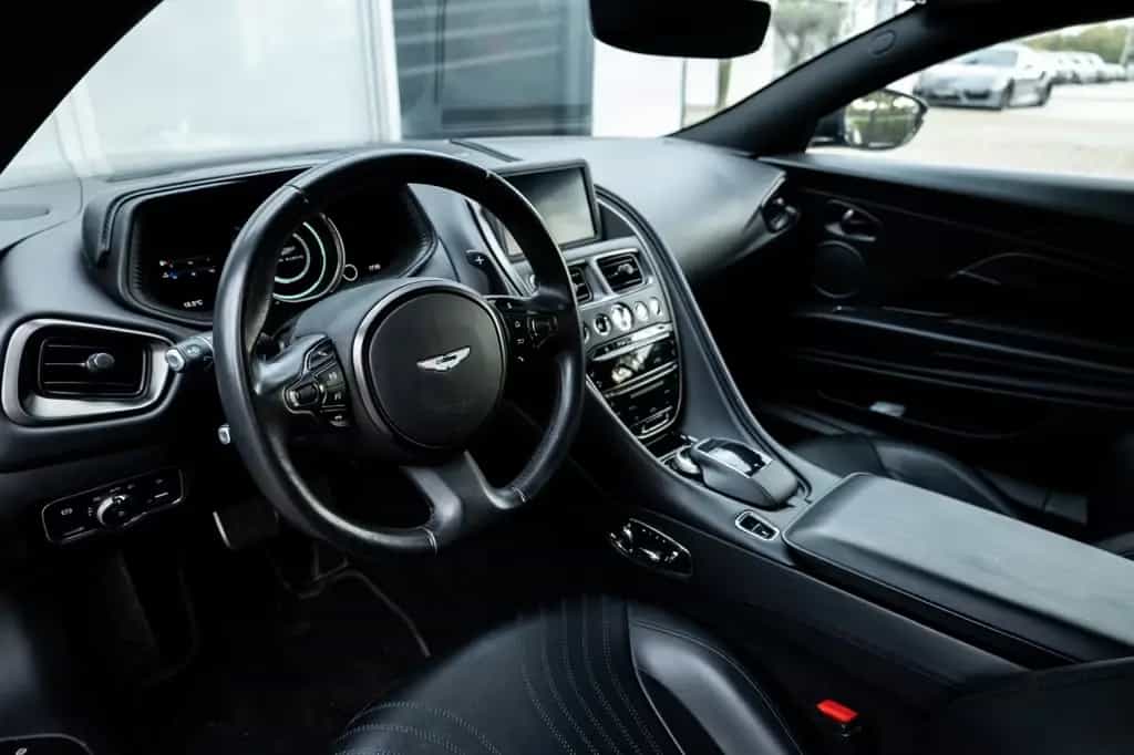 Aston Martin DB11 4.0 V8 Coupe | Full Black | Full History 10/2020-photo-10