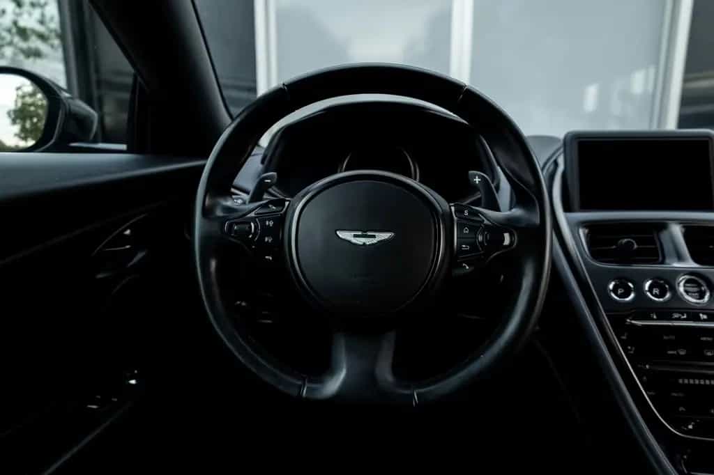 Aston Martin DB11 4.0 V8 Coupe | Full Black | Full History 10/2020-photo-11