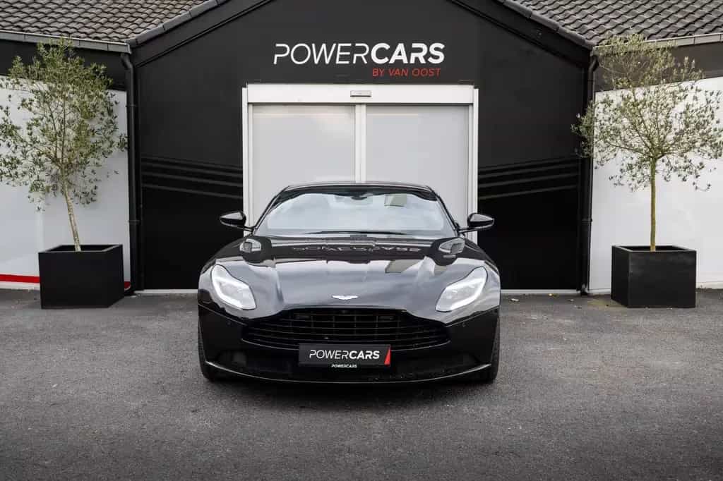 Aston Martin DB11 4.0 V8 Coupe | Full Black | Full History 10/2020-photo-2