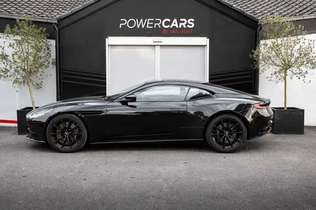 Aston Martin DB11 4.0 V8 Coupe | Full Black | Full History 10/2020-photo-8