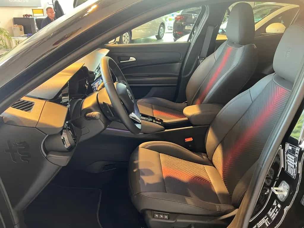 Alfa Romeo Junior Ibrida 1.2 VGT 48V-Hybrid (100kW) Special 08/2025-photo-14