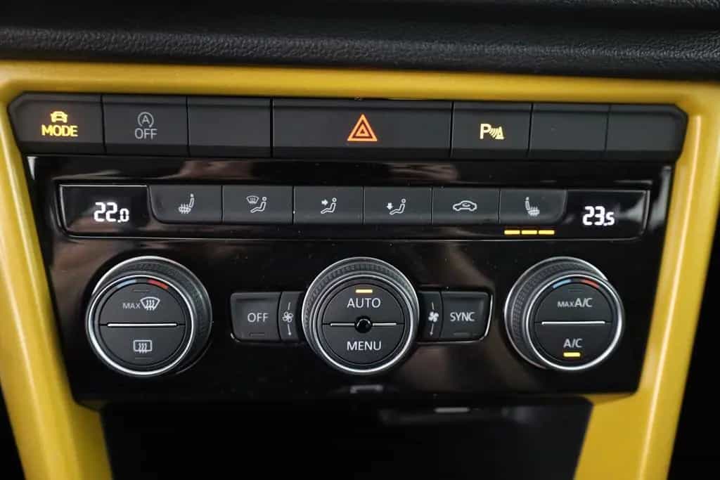 Volkswagen T-Roc 1.5 TSI DSG R-Line LED Navi Sitzheizung 07/2019-photo-11