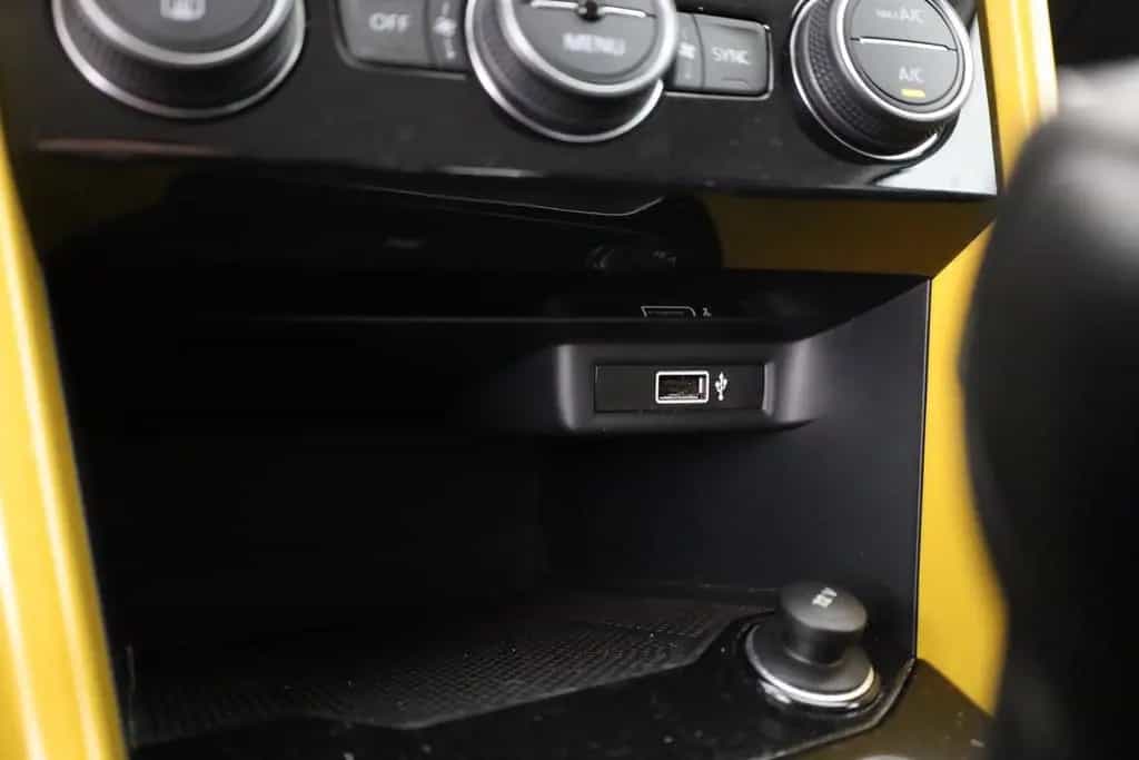 Volkswagen T-Roc 1.5 TSI DSG R-Line LED Navi Sitzheizung 07/2019-photo-12
