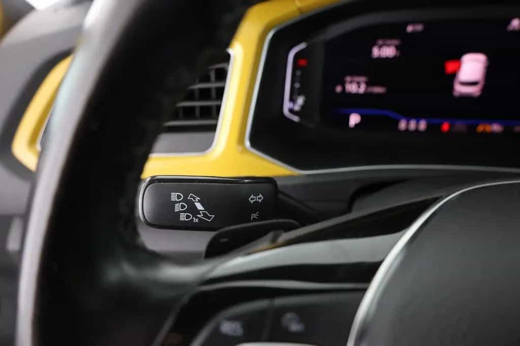 Volkswagen T-Roc 1.5 TSI DSG R-Line LED Navi Sitzheizung 07/2019-photo-18