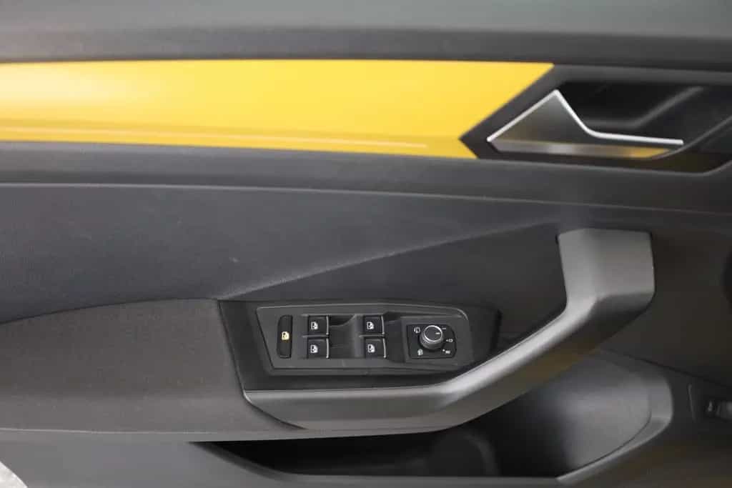 Volkswagen T-Roc 1.5 TSI DSG R-Line LED Navi Sitzheizung 07/2019-photo-21