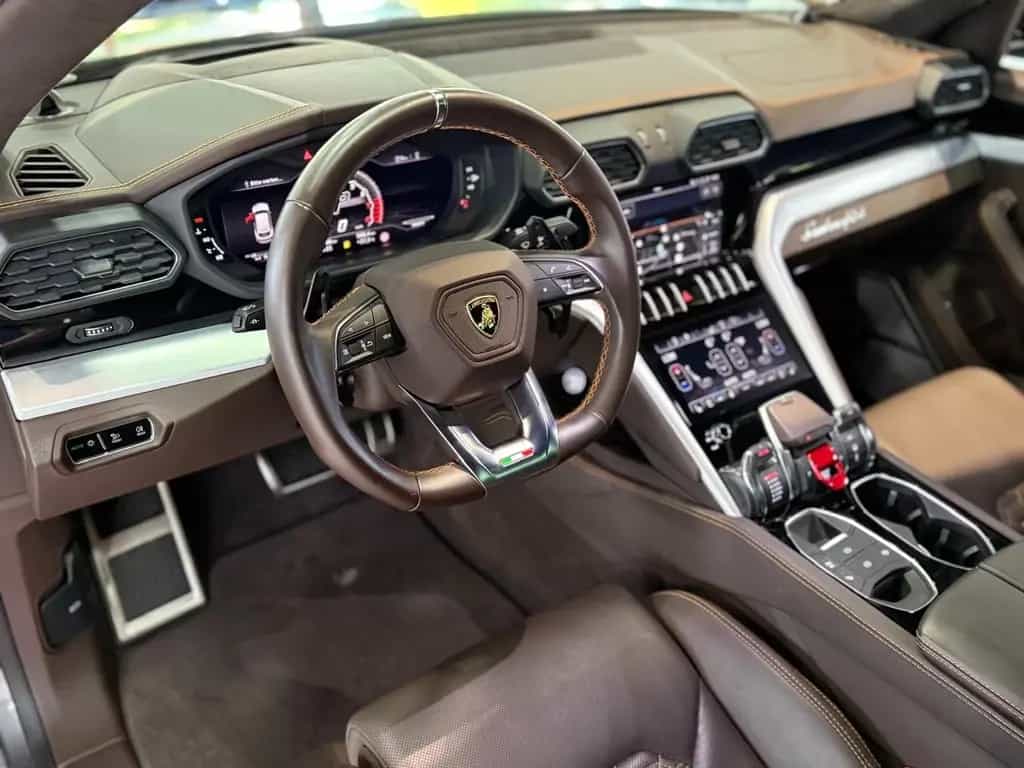 Lamborghini Urus B&O+PANO+HUD+ACC+LASER 01/2021-photo-10