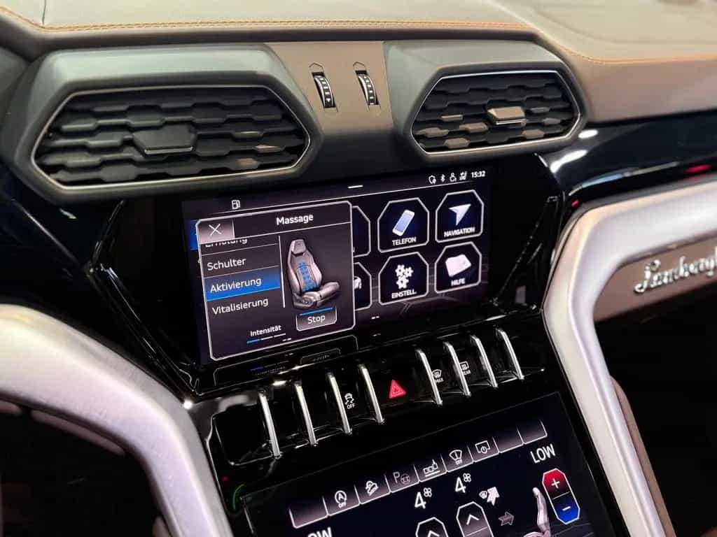 Lamborghini Urus B&O+PANO+HUD+ACC+LASER 01/2021-photo-23
