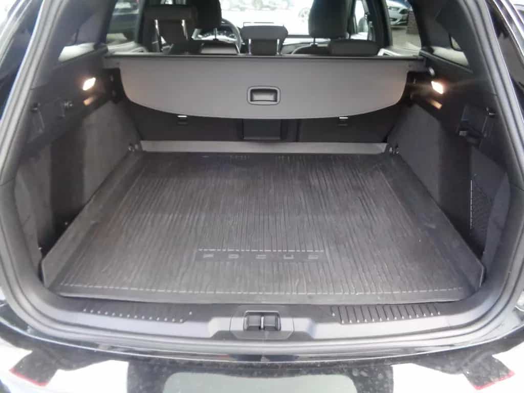 Ford Focus Turnier ST-Line 04/2022-photo-11