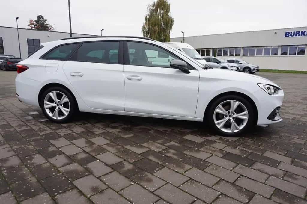 Seat Leon Sportstourer FR 05/2022-photo-4