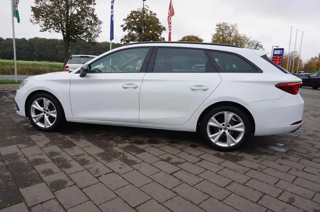 Seat Leon Sportstourer FR 05/2022-photo-9