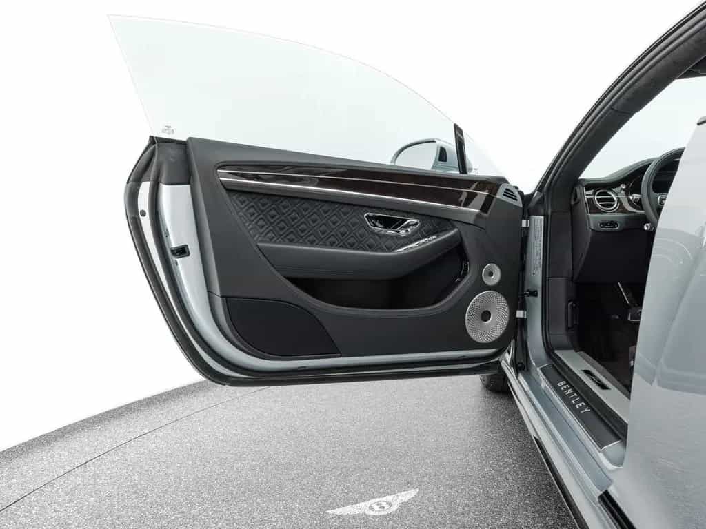 Bentley Continental GT Speed / Carbon Ceramic Brakes 08/2022-photo-8