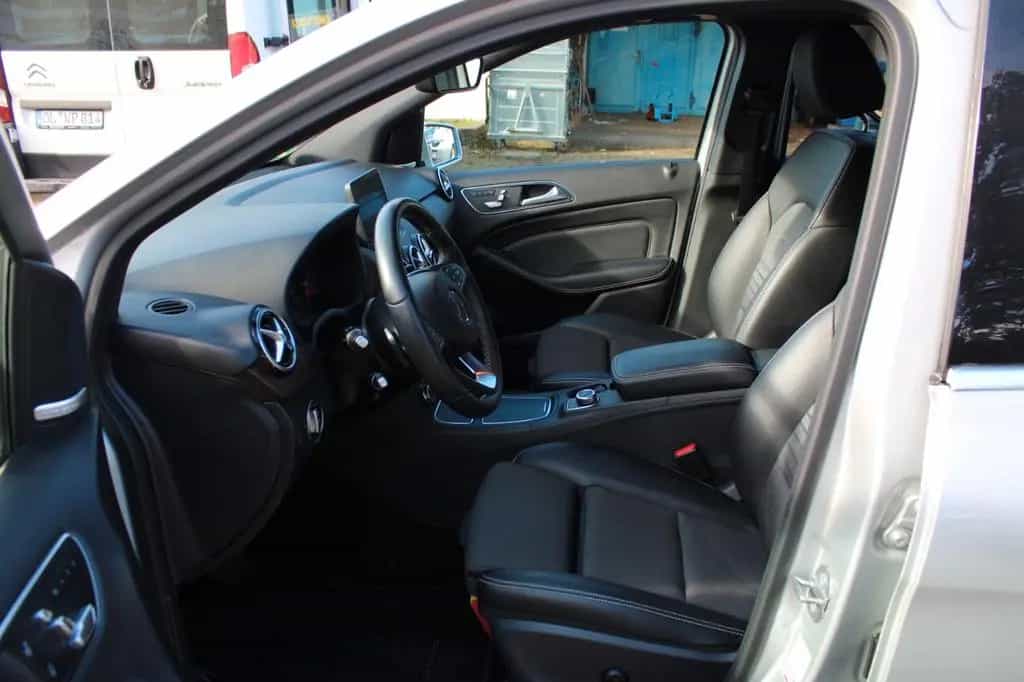 Mercedes-Benz B 250 4Matic Navi Pano H&K LED STD.HZ. 02/2018-photo-1