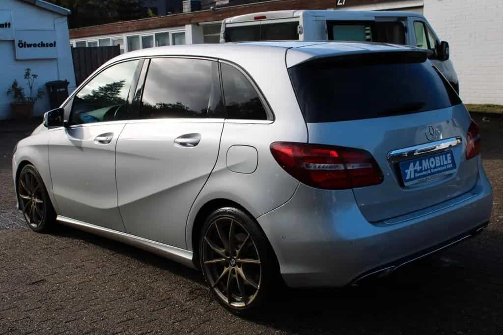 Mercedes-Benz B 250 4Matic Navi Pano H&K LED STD.HZ. 02/2018-photo-17