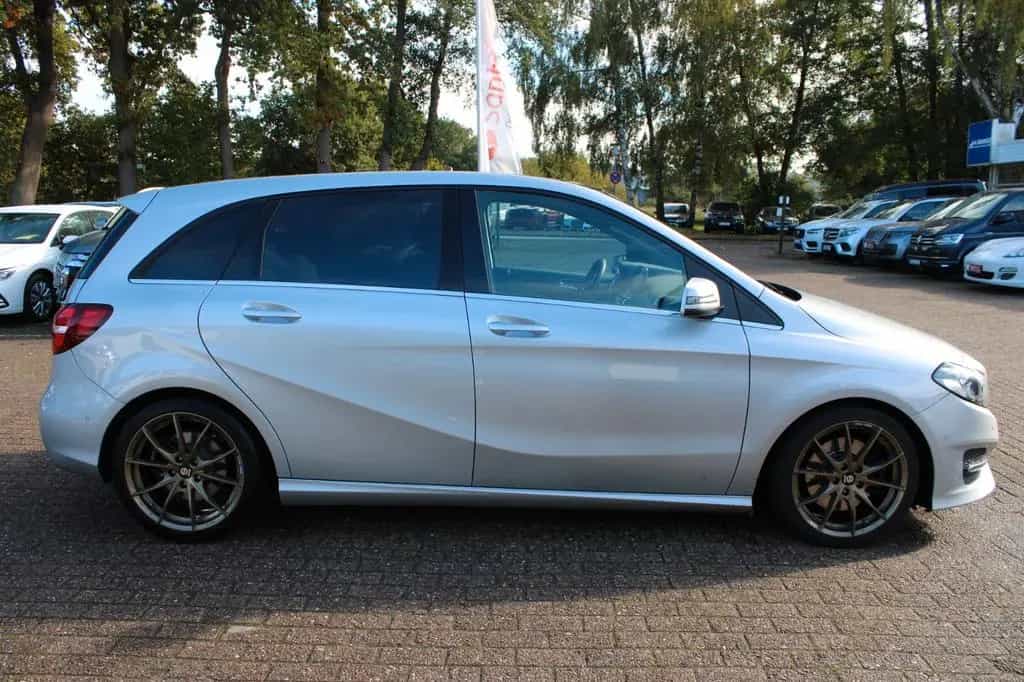 Mercedes-Benz B 250 4Matic Navi Pano H&K LED STD.HZ. 02/2018-photo-22
