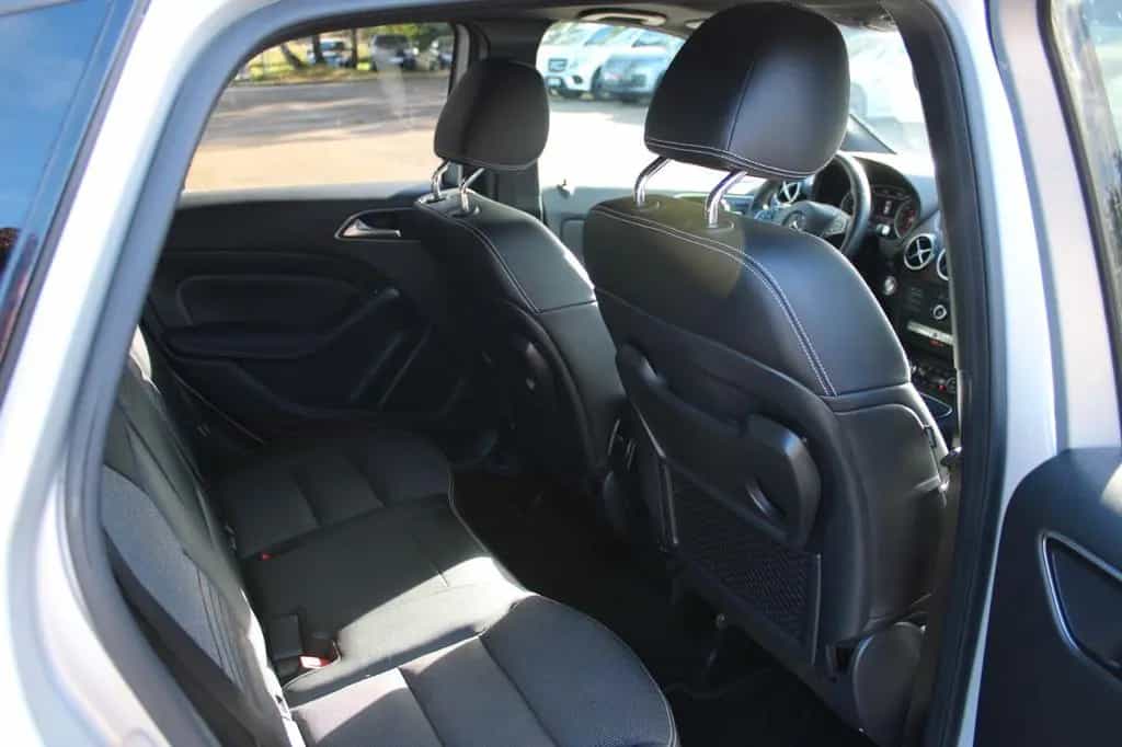Mercedes-Benz B 250 4Matic Navi Pano H&K LED STD.HZ. 02/2018-photo-32