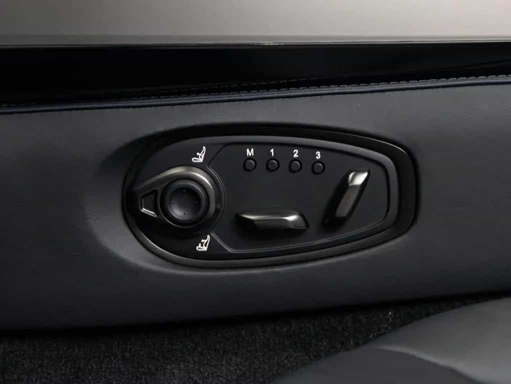 Aston Martin Vanquish , PPF 01/2025-photo-16