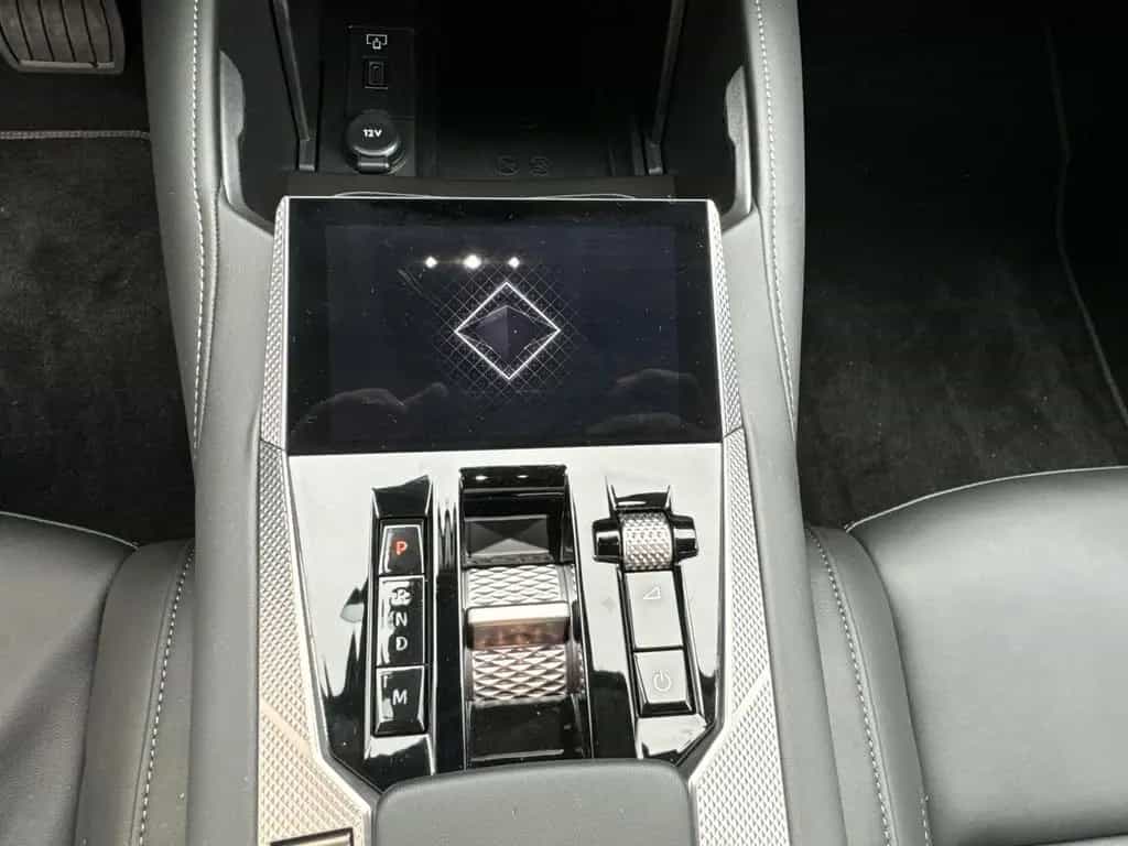 DS Automobiles DS4 Rivoli NAVI+CARPLAY+SCHALTWIPPEN 03/2024-photo-12