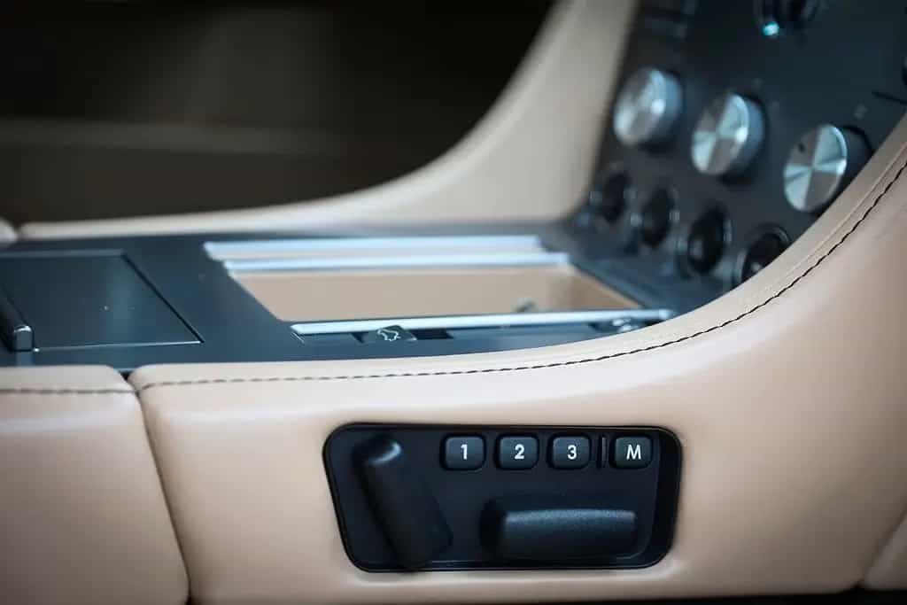 Aston Martin DB9 5.9 V12 Touchtronic 02/2008-photo-11