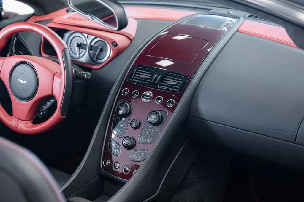 Aston Martin Vanquish Volante by Q 8-Speed 06/2015-photo-12