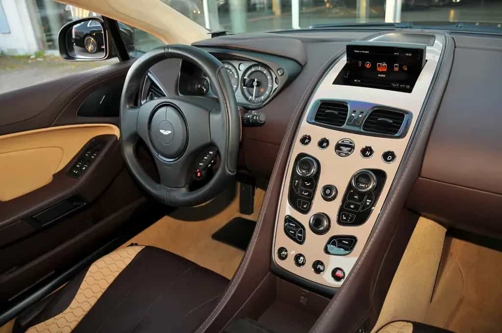 Aston Martin Vanquish 6.0 Carbon Bang & Olufsen Keramik 01/2014-photo-14