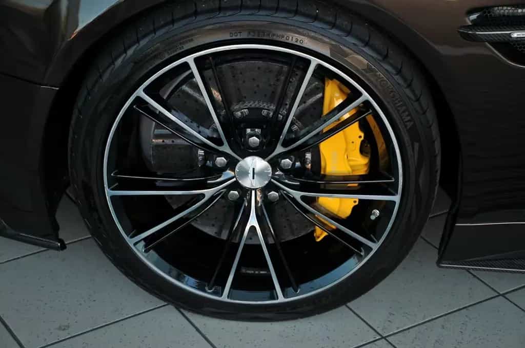 Aston Martin Vanquish 6.0 Carbon Bang & Olufsen Keramik 01/2014-photo-26