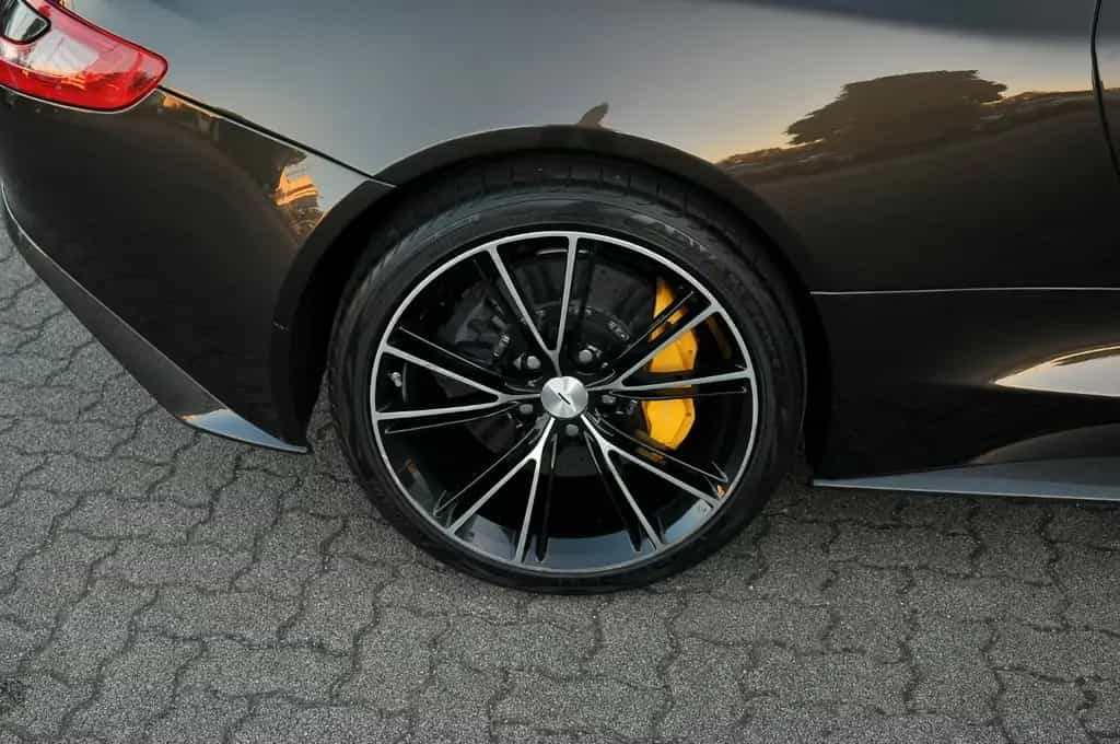 Aston Martin Vanquish 6.0 Carbon Bang & Olufsen Keramik 01/2014-photo-9