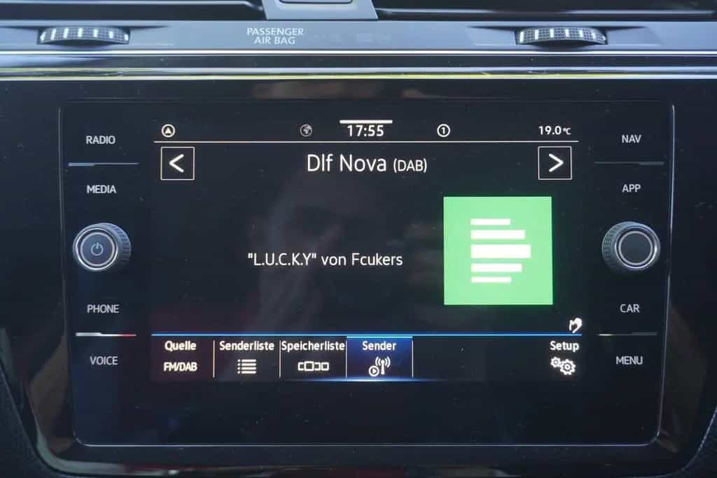 Volkswagen Touran 1.5 TSI R-Line DSG LED Navi ACC PDC 05/2021-photo-17