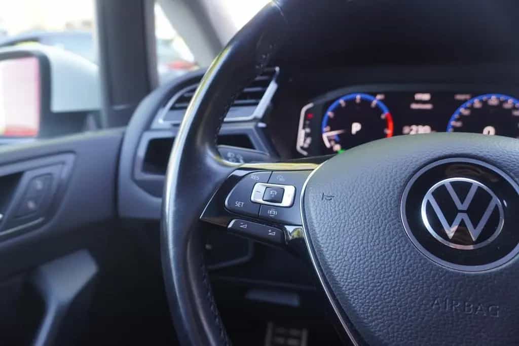 Volkswagen Touran 1.5 TSI R-Line DSG LED Navi ACC PDC 05/2021-photo-23