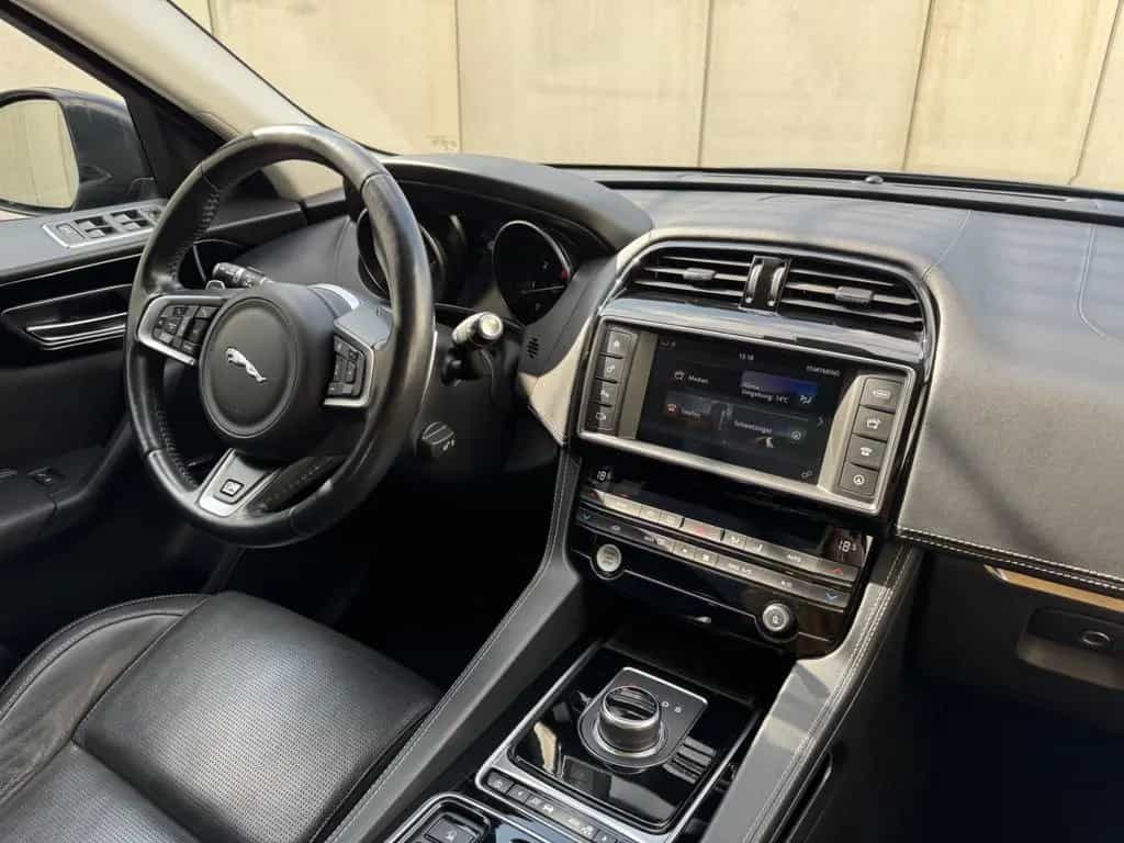 Jaguar F-Pace R-Sport/AWD/Leder/Kamera/Meridian 03/2018-photo-13