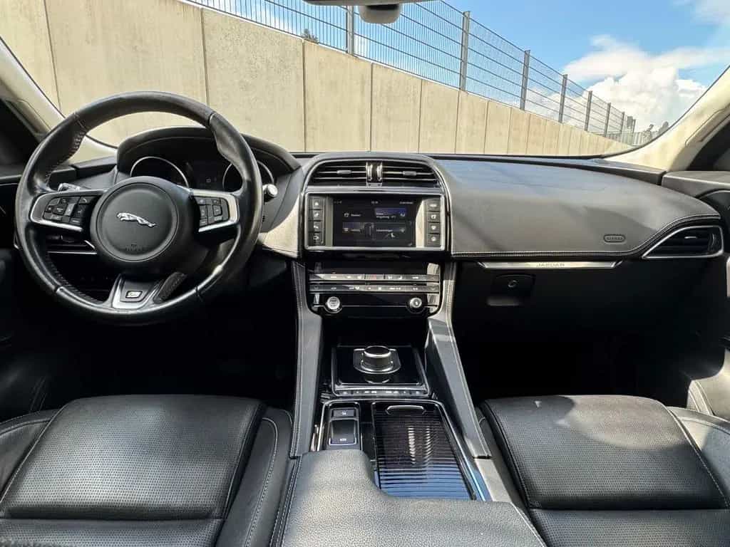 Jaguar F-Pace R-Sport/AWD/Leder/Kamera/Meridian 03/2018-photo-15