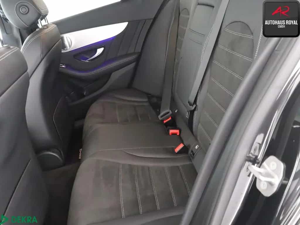 Mercedes-Benz C 300 4M T AMG MULTIBEAM,BURMESTER,KEYLESS,PANO 05/2020-photo-10