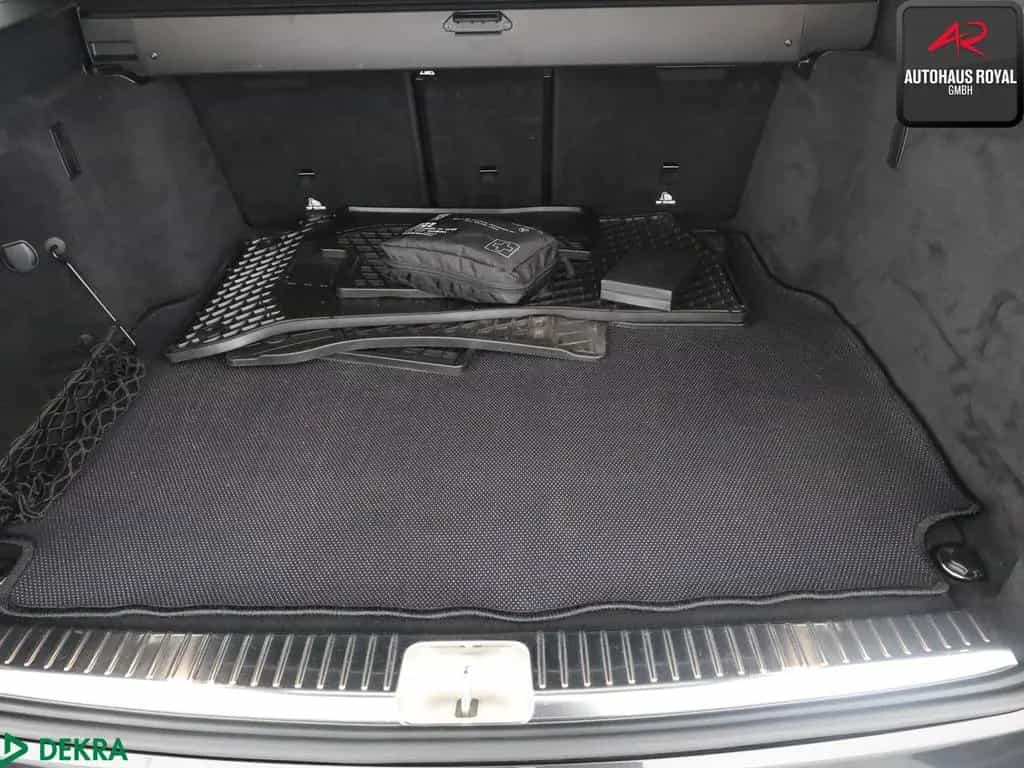 Mercedes-Benz C 300 4M T AMG MULTIBEAM,BURMESTER,KEYLESS,PANO 05/2020-photo-11