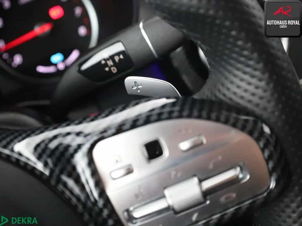 Mercedes-Benz C 300 4M T AMG MULTIBEAM,BURMESTER,KEYLESS,PANO 05/2020-photo-14