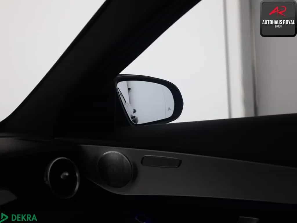 Mercedes-Benz C 300 4M T AMG MULTIBEAM,BURMESTER,KEYLESS,PANO 05/2020-photo-24