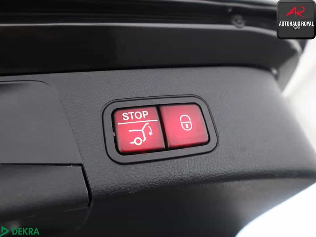 Mercedes-Benz C 300 4M T AMG MULTIBEAM,BURMESTER,KEYLESS,PANO 05/2020-photo-25