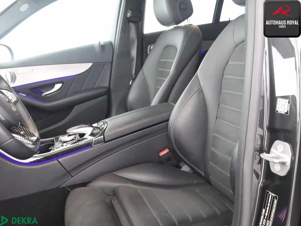 Mercedes-Benz C 300 4M T AMG MULTIBEAM,BURMESTER,KEYLESS,PANO 05/2020-photo-9