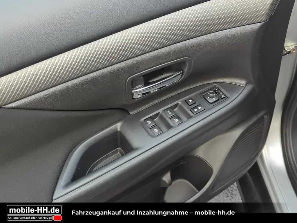 Mitsubishi Outlander Plus 4WD*360°KAMERA*BI-XENON* 08/2018-photo-11