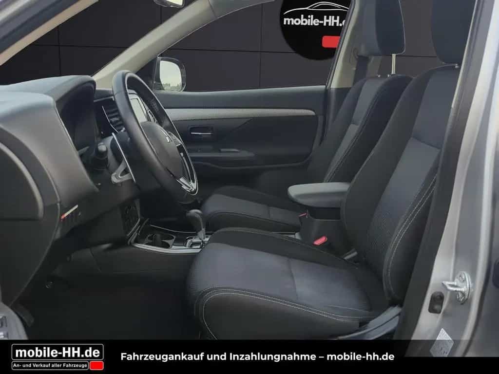 Mitsubishi Outlander Plus 4WD*360°KAMERA*BI-XENON* 08/2018-photo-14