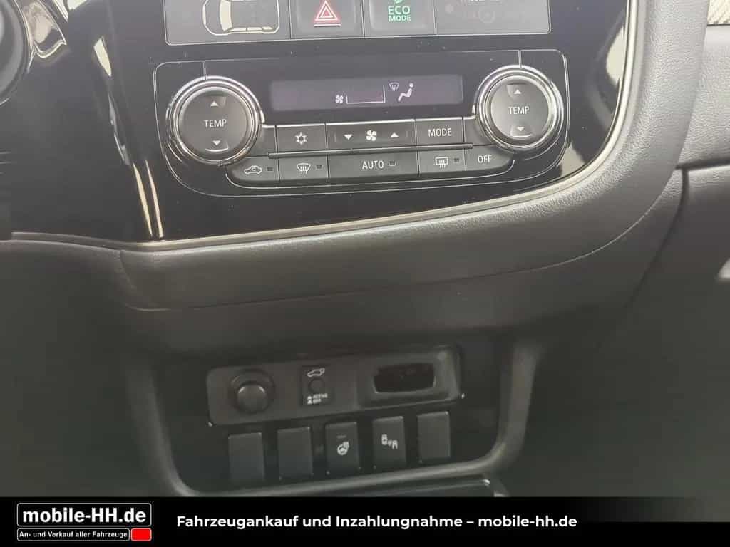 Mitsubishi Outlander Plus 4WD*360°KAMERA*BI-XENON* 08/2018-photo-17