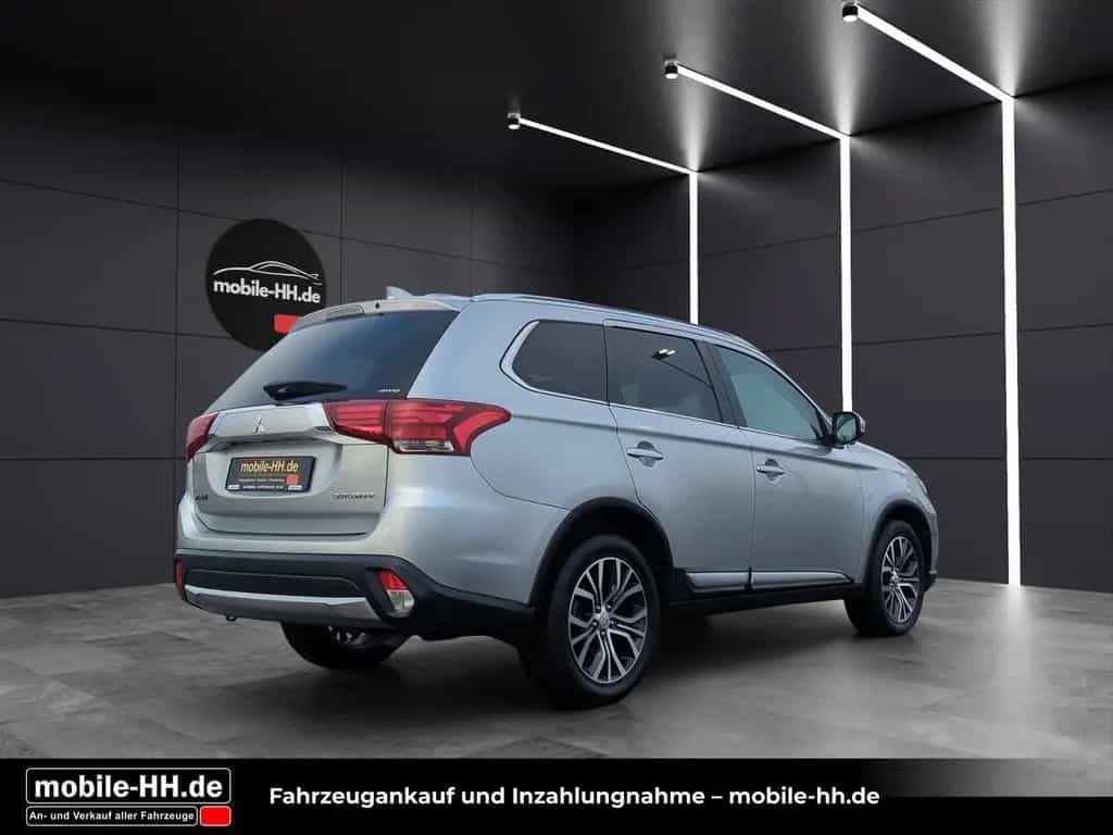 Mitsubishi Outlander Plus 4WD*360°KAMERA*BI-XENON* 08/2018-photo-5